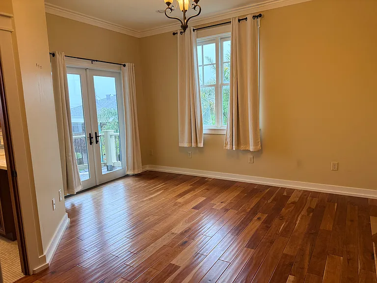 215 Woodrow Ave — Photo 11