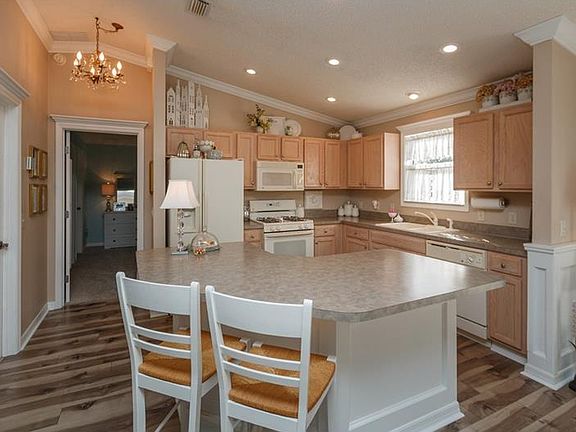 3rd image of 8004 SE 175th Malmaison St