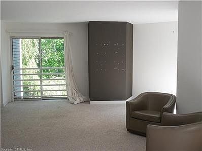 5th image of 131 Harbour Close