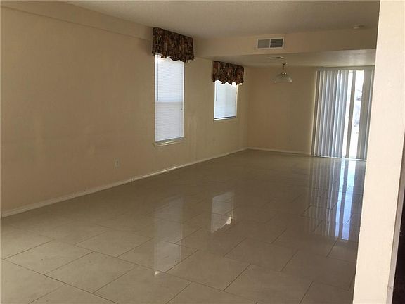 3rd image of 12287 Tierra Brisa Dr