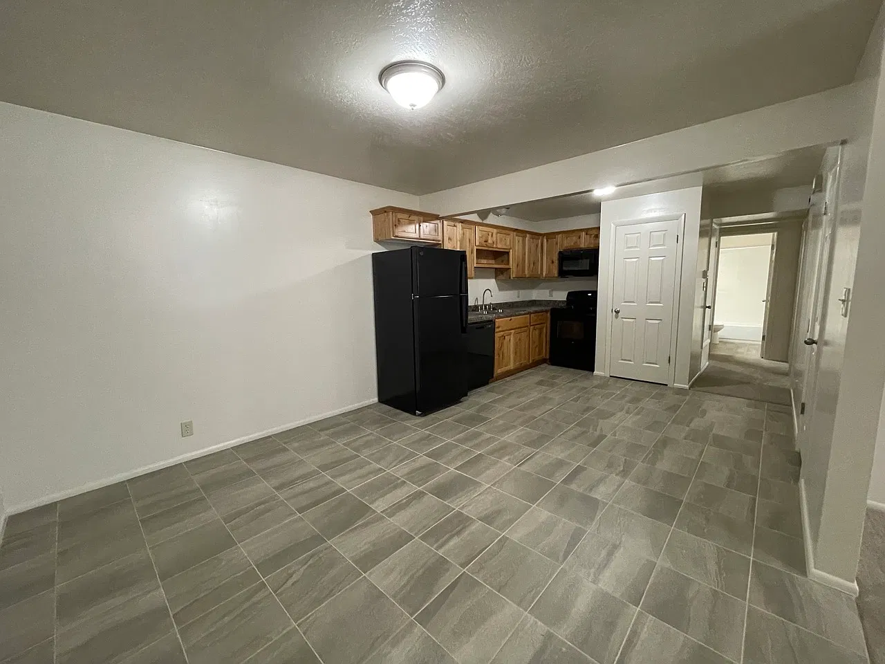 2 bed, 900 sqft, $1,380 — Photo 2