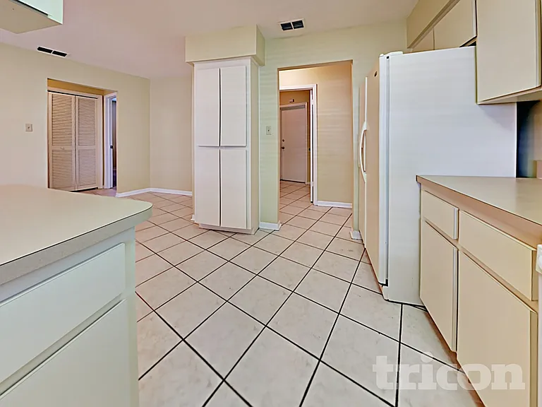 610 Oakmoss Dr — Photo 6