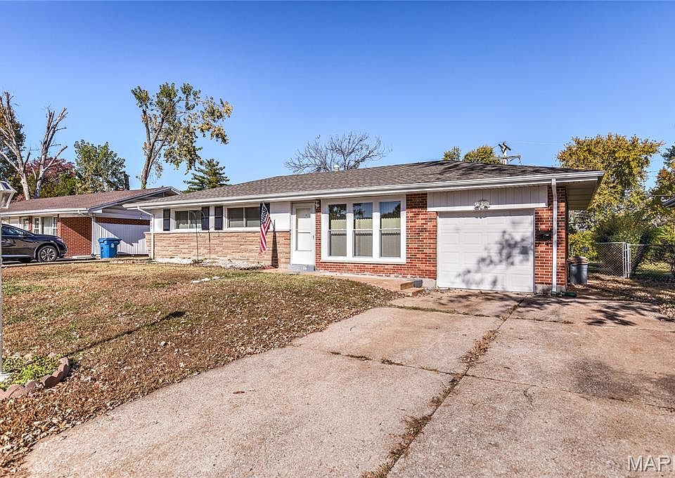 1st image of 35 Flamingo Dr