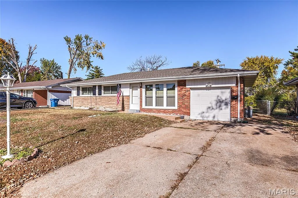 35 Flamingo Dr photo 1