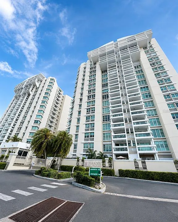 405 Cond Mirador Del Parque #904