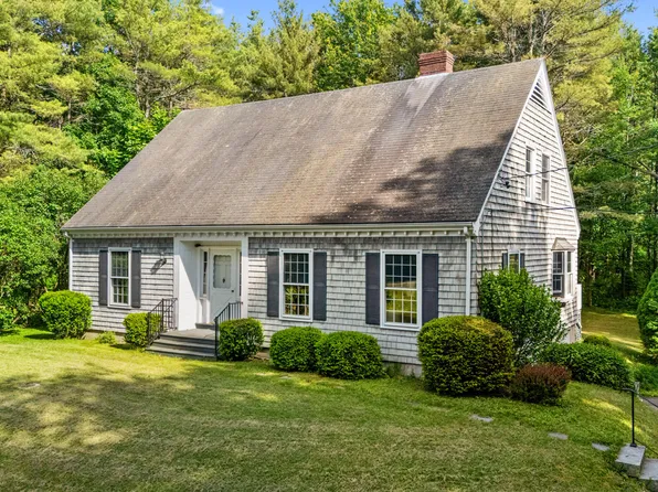121 Woodville Road, Falmouth, ME 04105