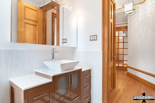 Rented by WAM Partners - William Moses Co. | media 34