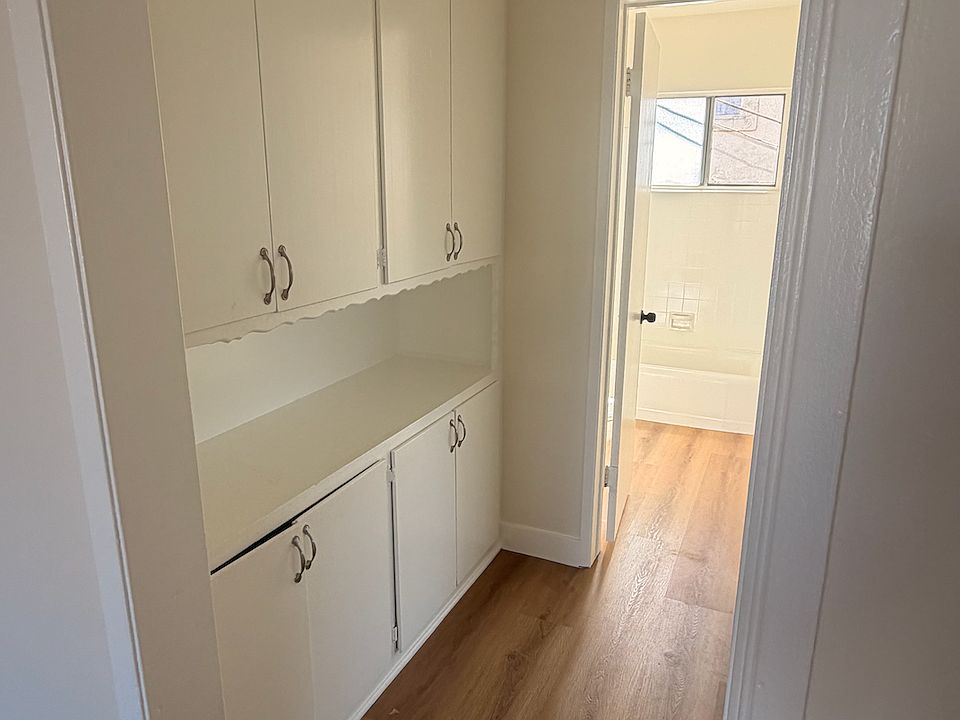 2nd image of 13651 Ruther Ave