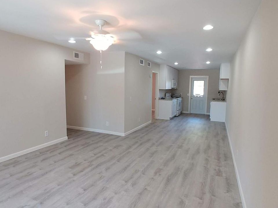 1st image of 1927 E Hampton Ave Unit 227