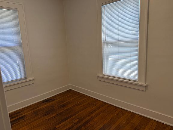 5th image of 207 W 77th Ter