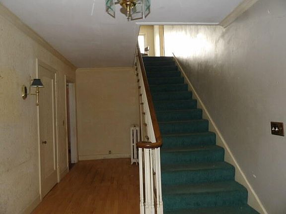 5th image of 84 Wendell St