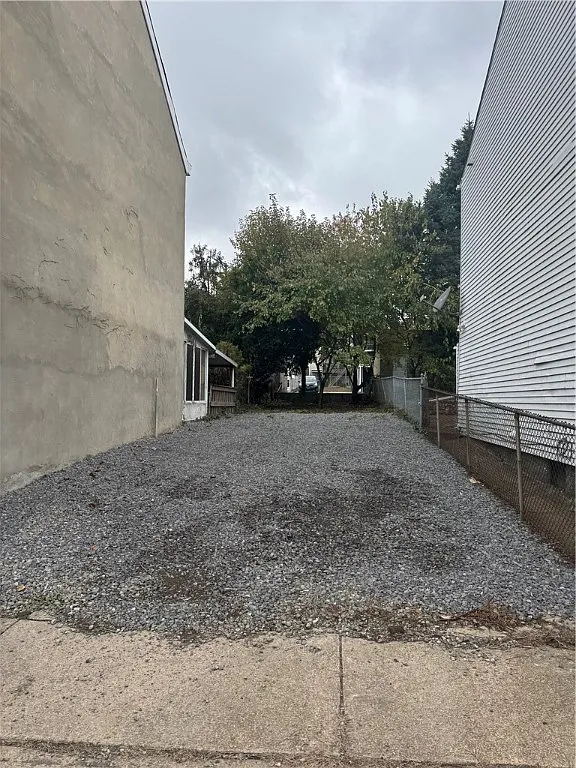 604 Edmond St photo 1