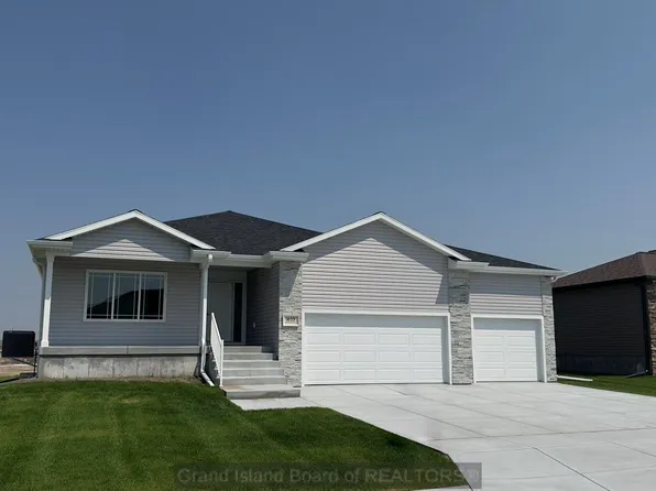 1653 Stonewood Ave, Grand Island, NE 68803