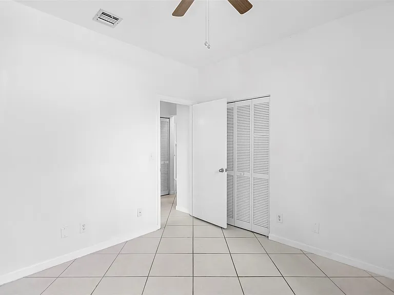 15250 SW 49th Ct — Photo 32