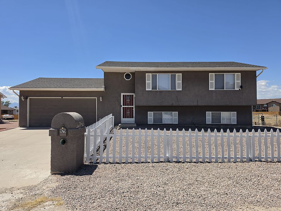 1st image of 979 S Coral Ln