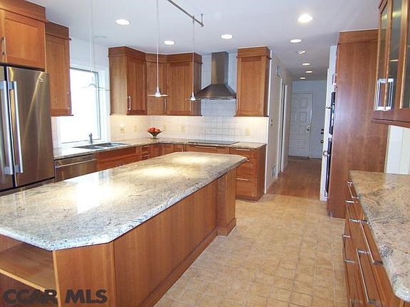 2nd image of 1365 Deerfield Dr