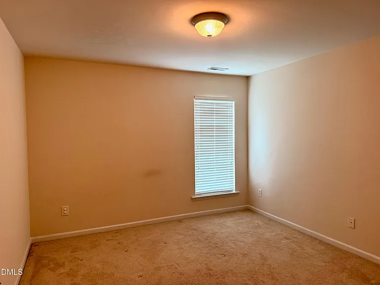 1004 Corwith Dr — Photo 11