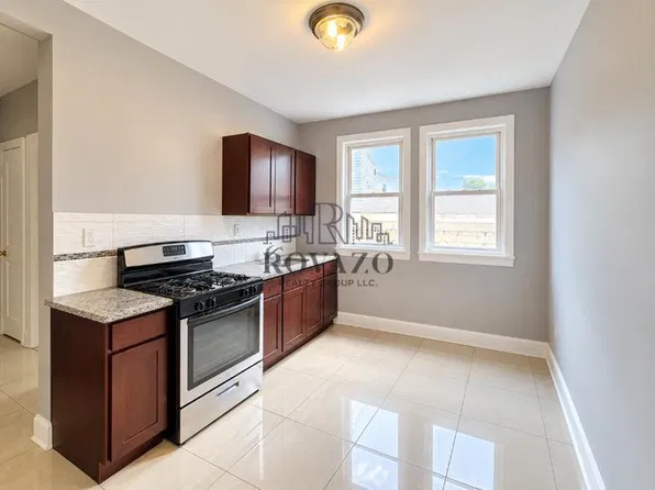 369 Wainwright St #2L, Newark, NJ 07112