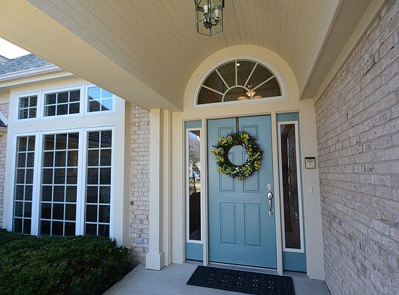 2nd image of 1042 S Hiddenbrook Trl
