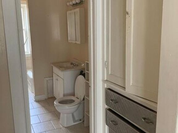 3rd image of 1847 Cuyler Ave #1-F