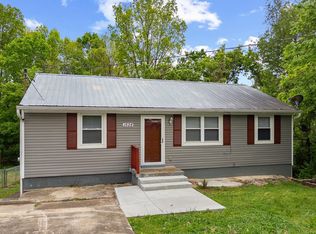 1528 Cherry Tree Dr, Clarksville, TN 37042