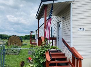 221 S Main St, New Holland, OH