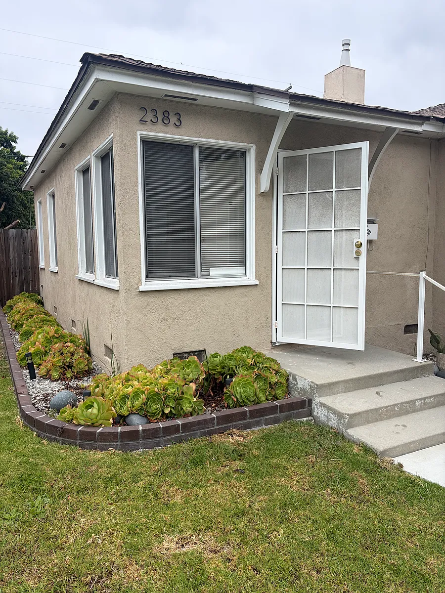 Building Photo - 2383 Belmont Ave #2383