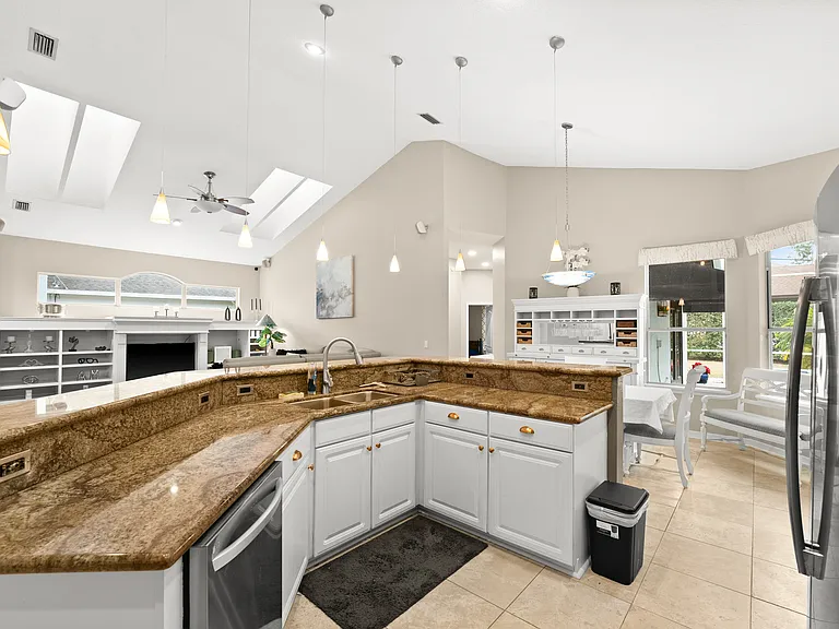 9502 Portbury Dr — Photo 13