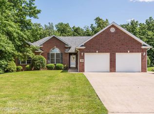 210 Madelines Park Cir, Jefferson City, MO 65109