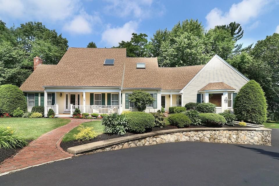 1st image of 29 Harwich Cir