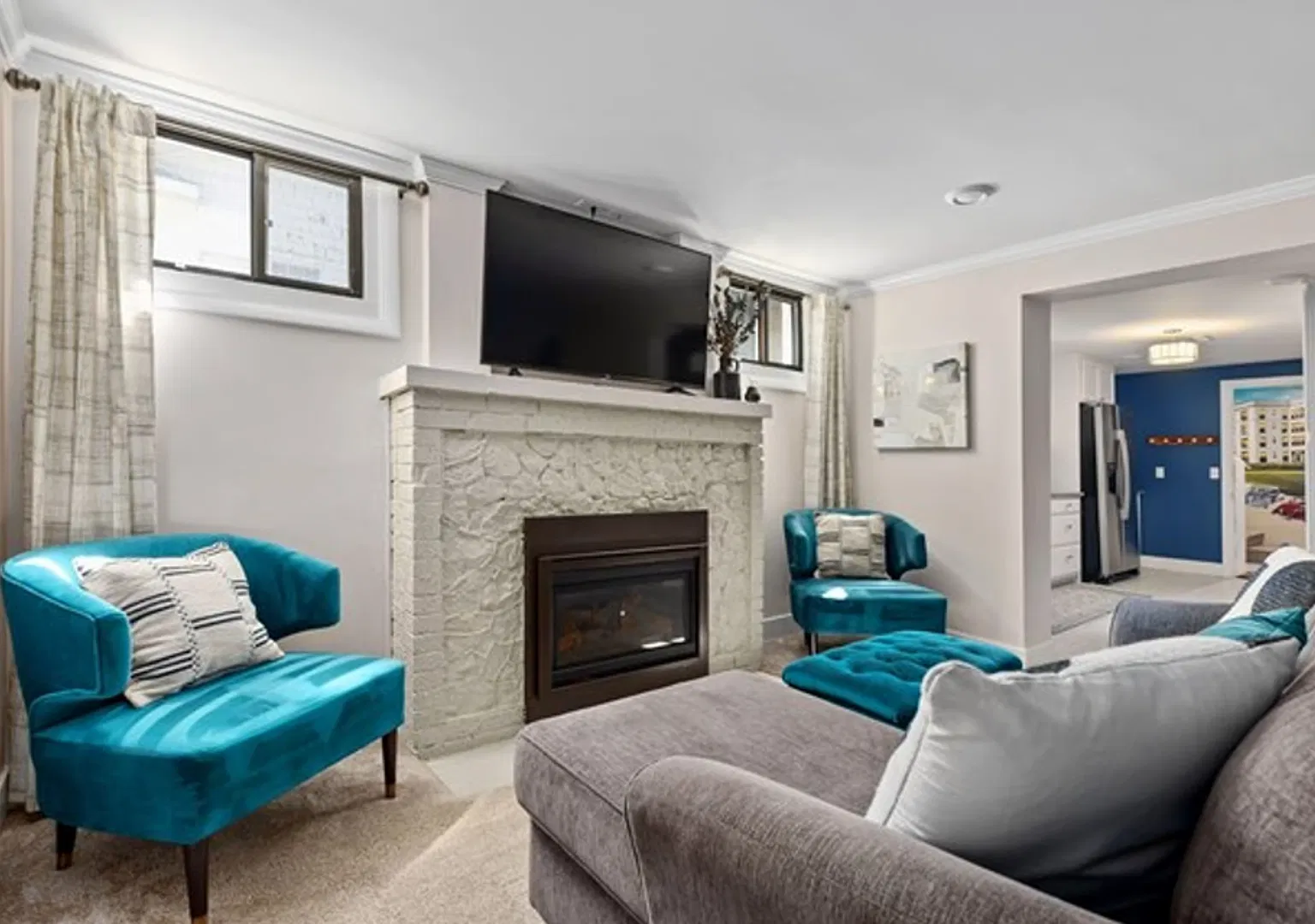 Cozy Furnished 1 Bedroom Basement Apartment Move-In Ready! — Photo 1
