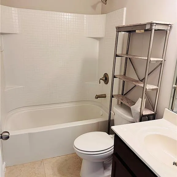 1335 Hampton Oaks Dr — Photo 8