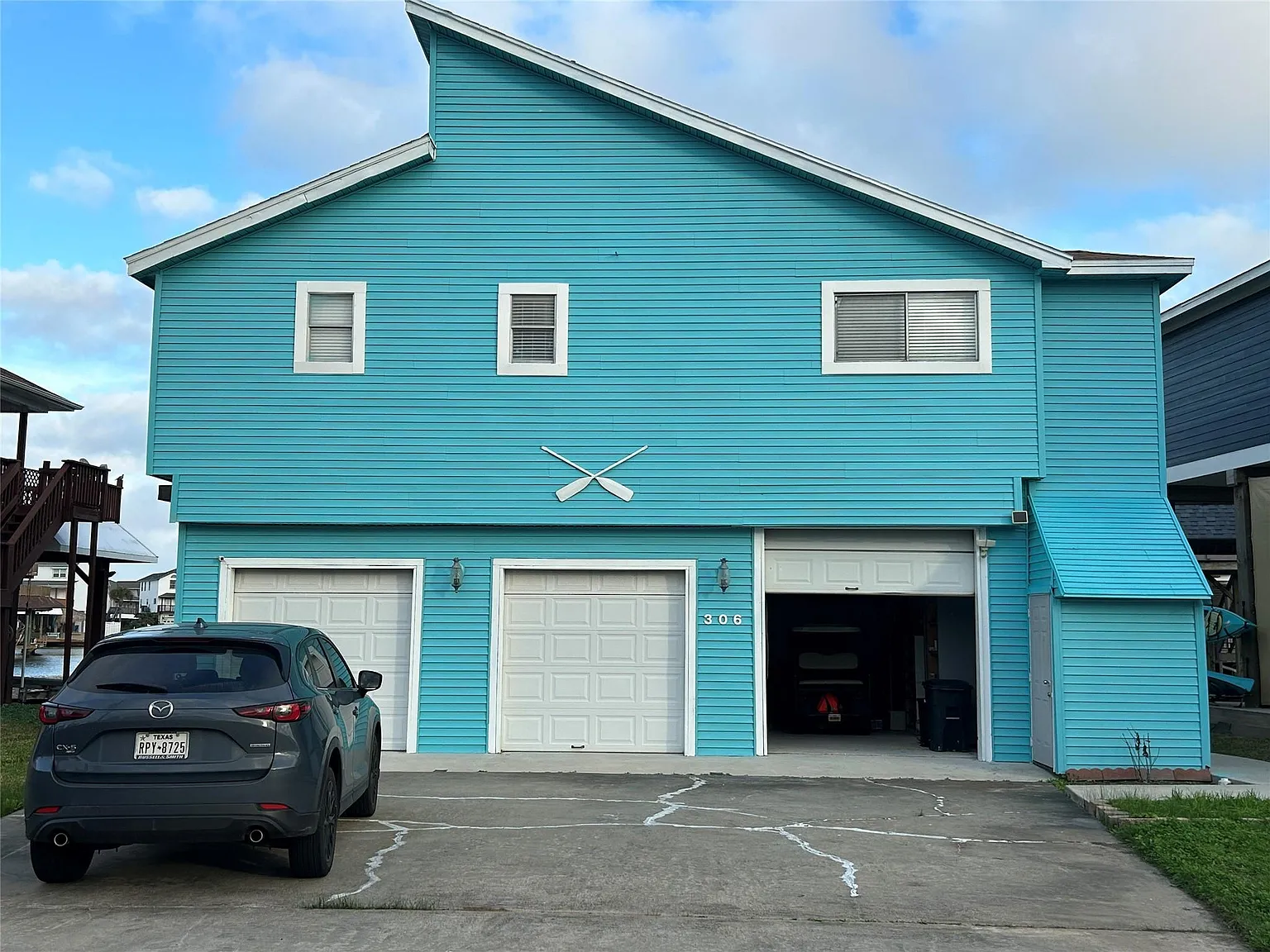 3 bed, 2.0 bath, 1406 sqft, $3,200 — Photo 2