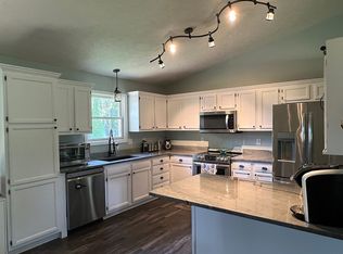 2609 Emerald Lake Dr, Charlestown, IN 47111