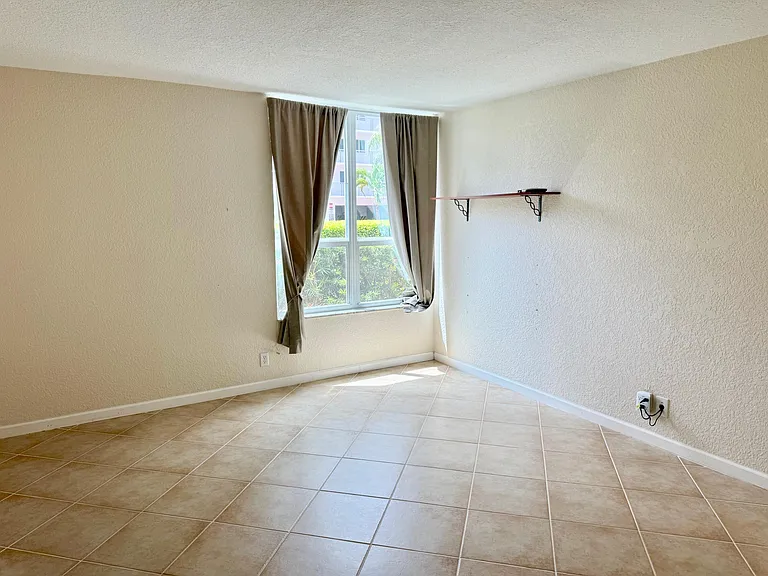 1000 Spanish River Rd #1B — Photo 37