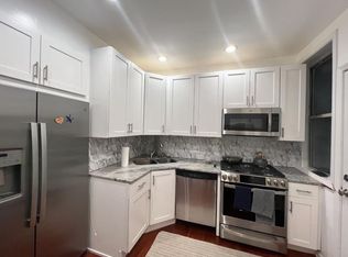 1366 W Greenleaf Ave APT 2S, Chicago, IL 60626