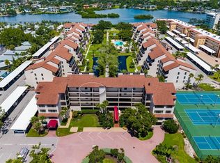 6263 Midnight Pass Rd APT 403, Sarasota, FL 34242