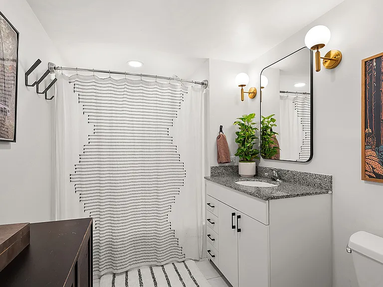 425 W Beech St #535 — Photo 13
