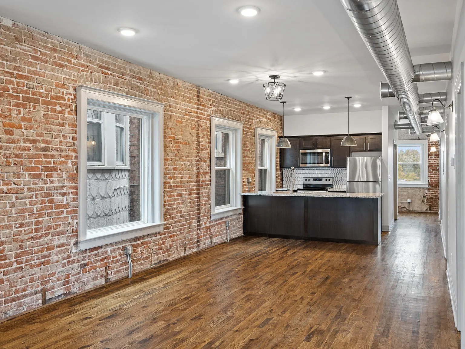 2 bed, 1000 sqft, $1,500 — Photo 4
