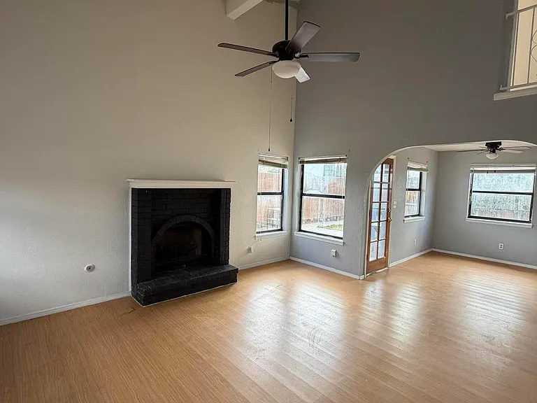 10901 Joe Dimaggio Cir — Photo 5