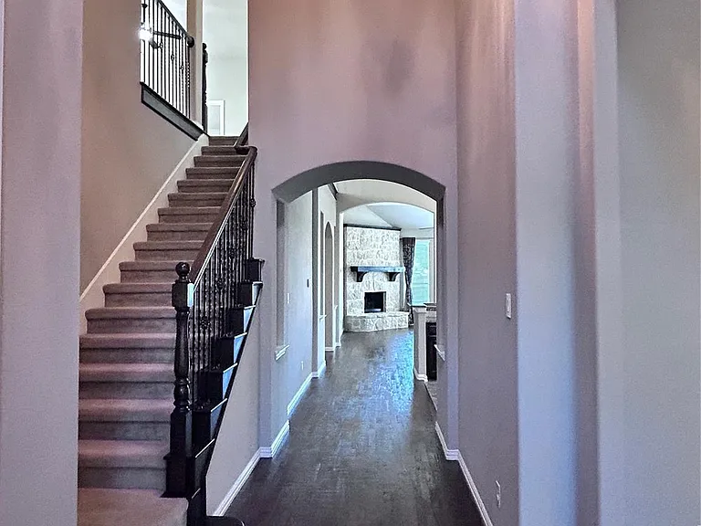 902 Panther Ln — Photo 1