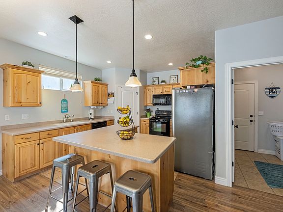 2nd image of 10426 N Avondale Dr
