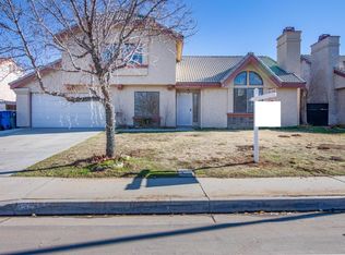 42416 52nd St W, Quartz Hill, CA 93536