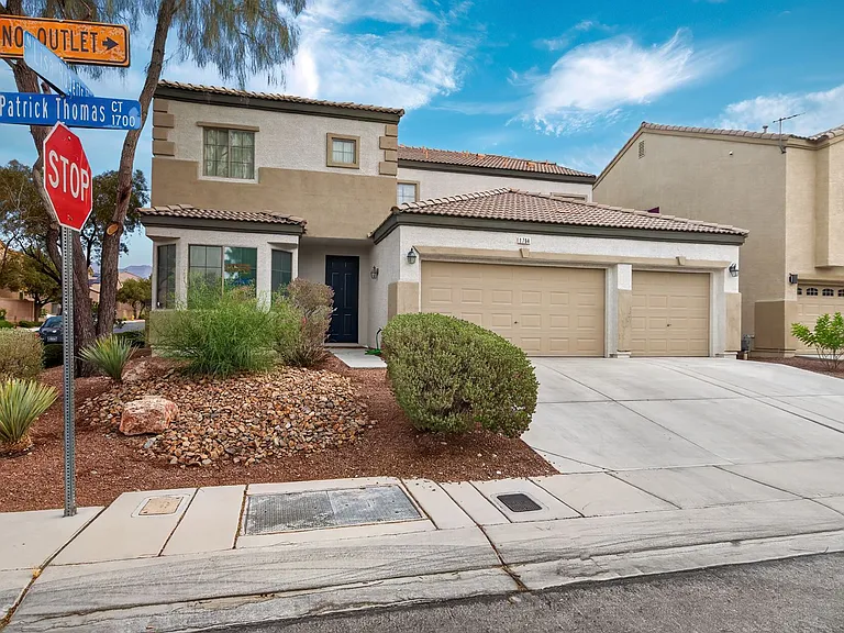 1704 Patrick Thomas Ct — Photo 3