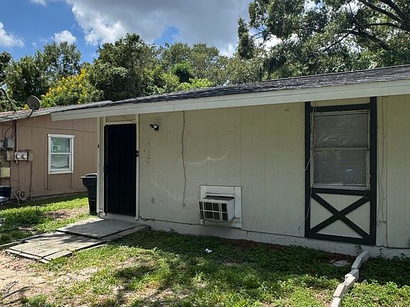 3rd image of 2818 Anthony St APT A