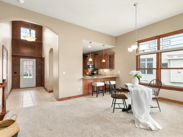 15611 Monroe Ct, Urbandale, IA 50323