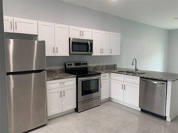 3rd image of 605 Bluebill Ln #B