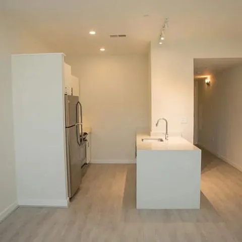 3825 Georgia — Photo 7