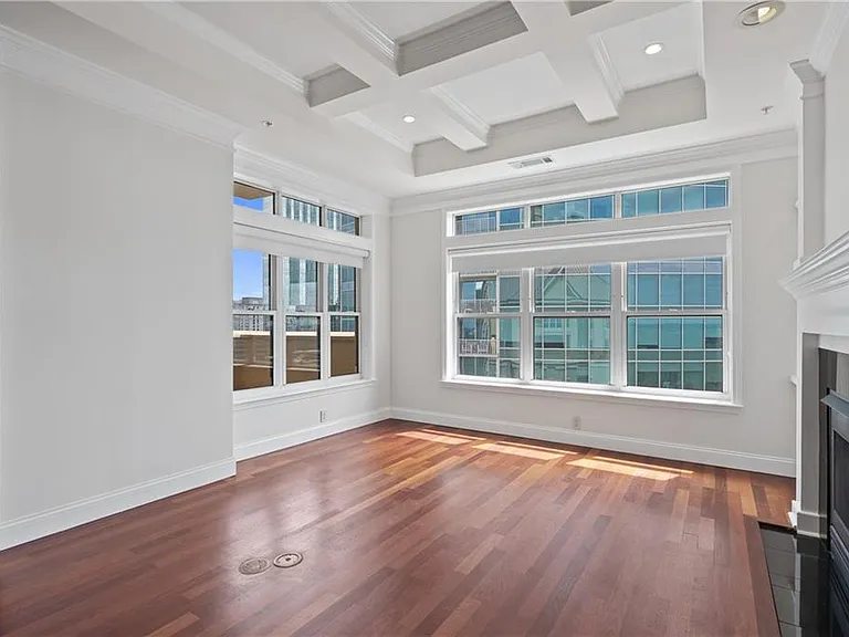 3334 Peachtree Rd NE #1902 — Photo 11