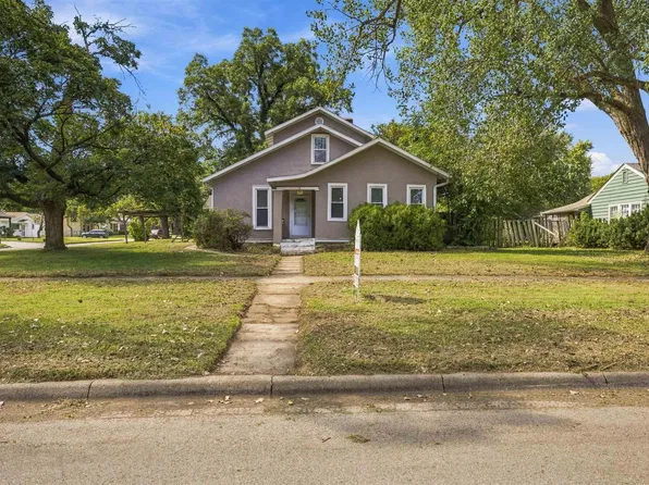 324 S Adams St, Junction City, KS 66441